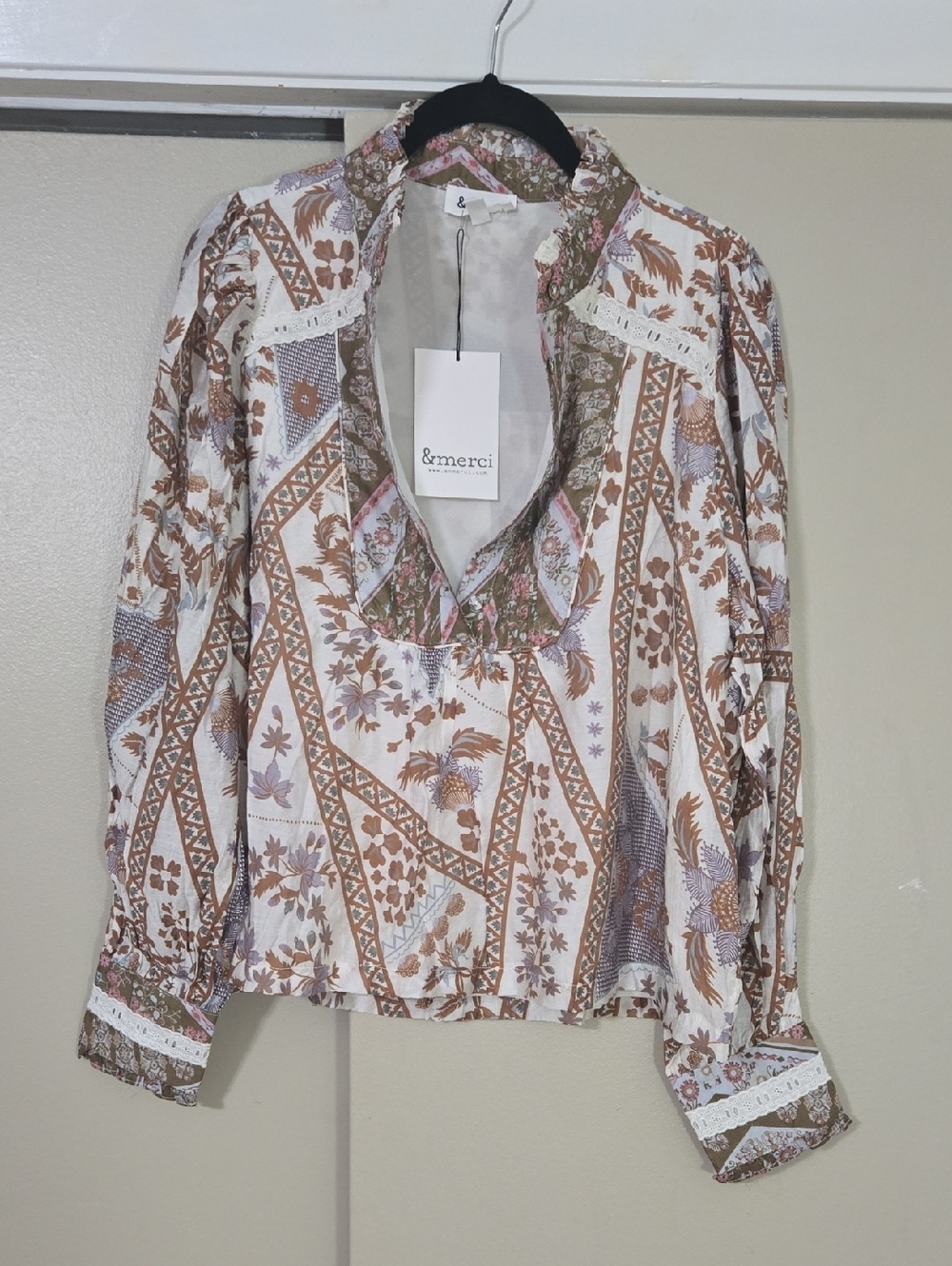 &merci Women's Printed Floral Long Sleeve Top - Cream & Brown Size Medium NWT